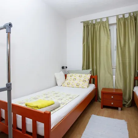 17129b Apartment Rogoznica (Sibenik-Knin)