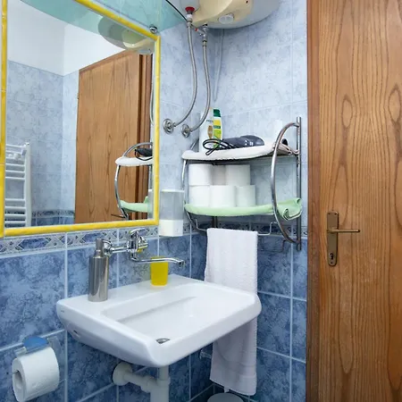 17129b Apartment *