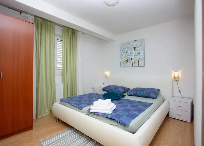 17129b Rogoznica (Sibenik-Knin)